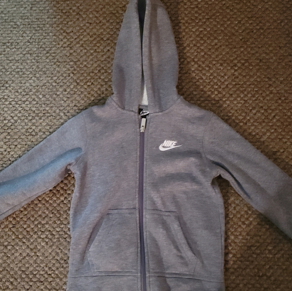 ☆•Youth Boys Black Nike Zipper Down Hoodie •Size:6MED•☆